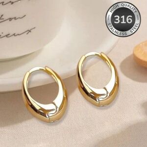 14K Yellow Gold Huggie Hoop Classic Earrings